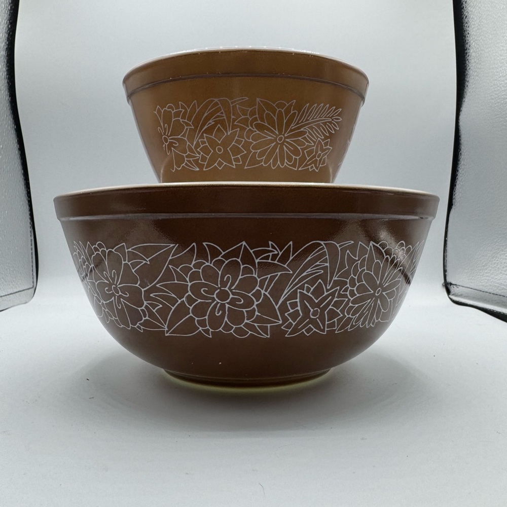 Pyrex WOODLAND Nesting Mixing Bowls 401 & 403 VINTAGE Brown